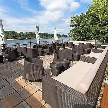 Schnellenburg 2* Düsseldorf