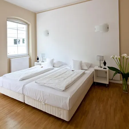 Schnellenburg Szálloda 2*