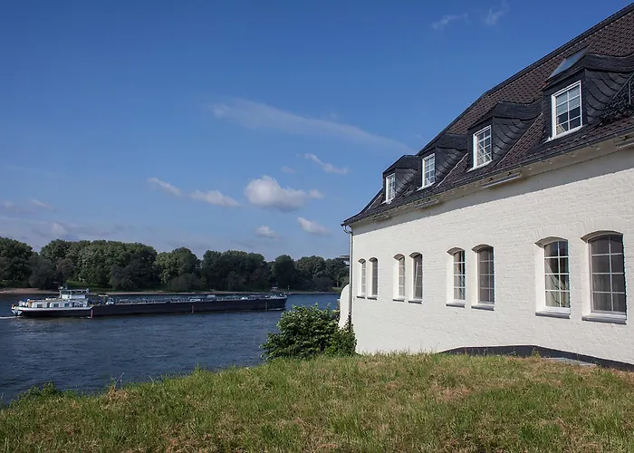 Hotel Schnellenburg 2*